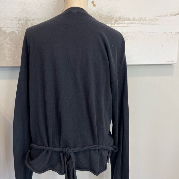 Long Sleeve Sweatshirt with cool tie back - Picture 2 of 5